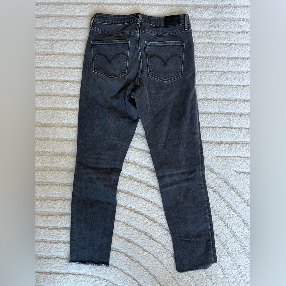 BDG RIPPED JEANS - Picture 3 of 3
